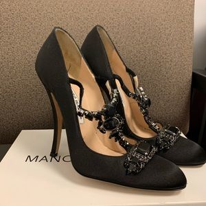 Manolo Blahnik black satin heel